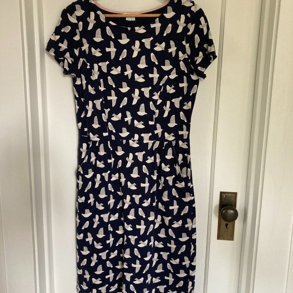 Boden Phoebe dress in Navy bird print size US 8 EUC
